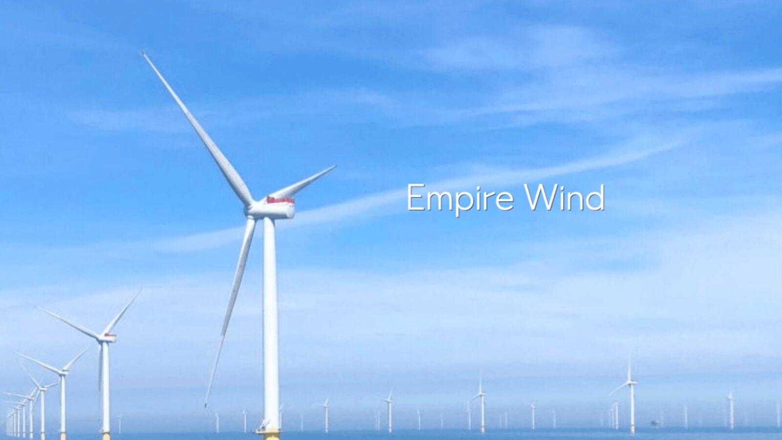 Bilde av vindturbiner i sjø med påskriften Empire Wind
