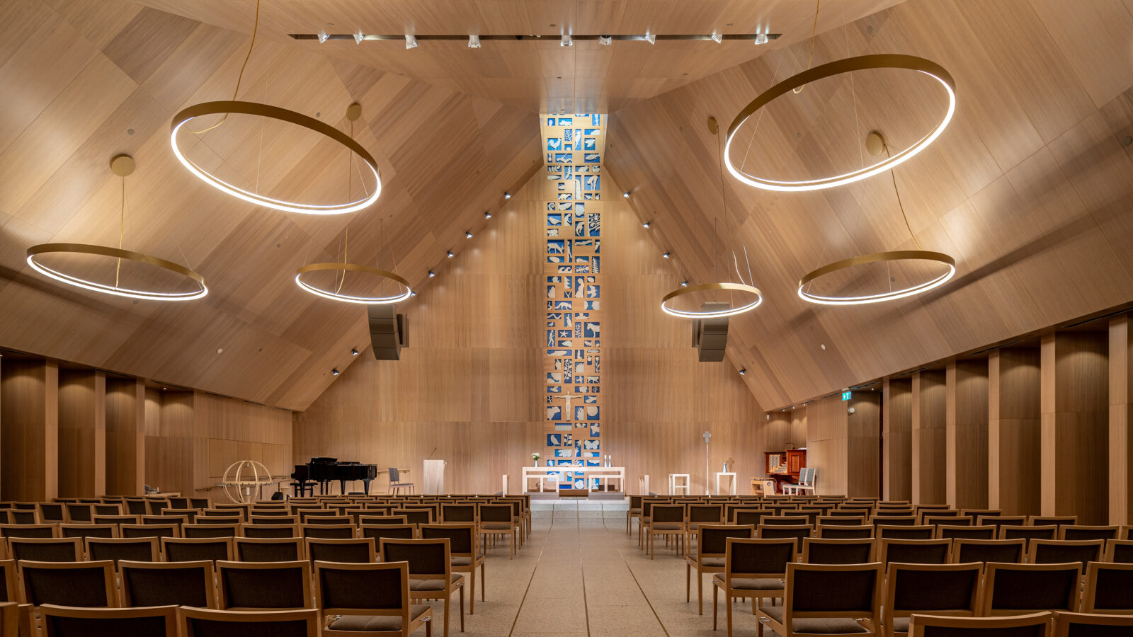 Nye vennesla kirke, lysdesign